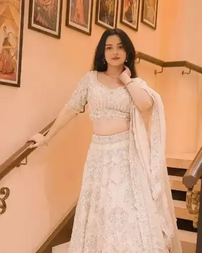 Escort Aluva